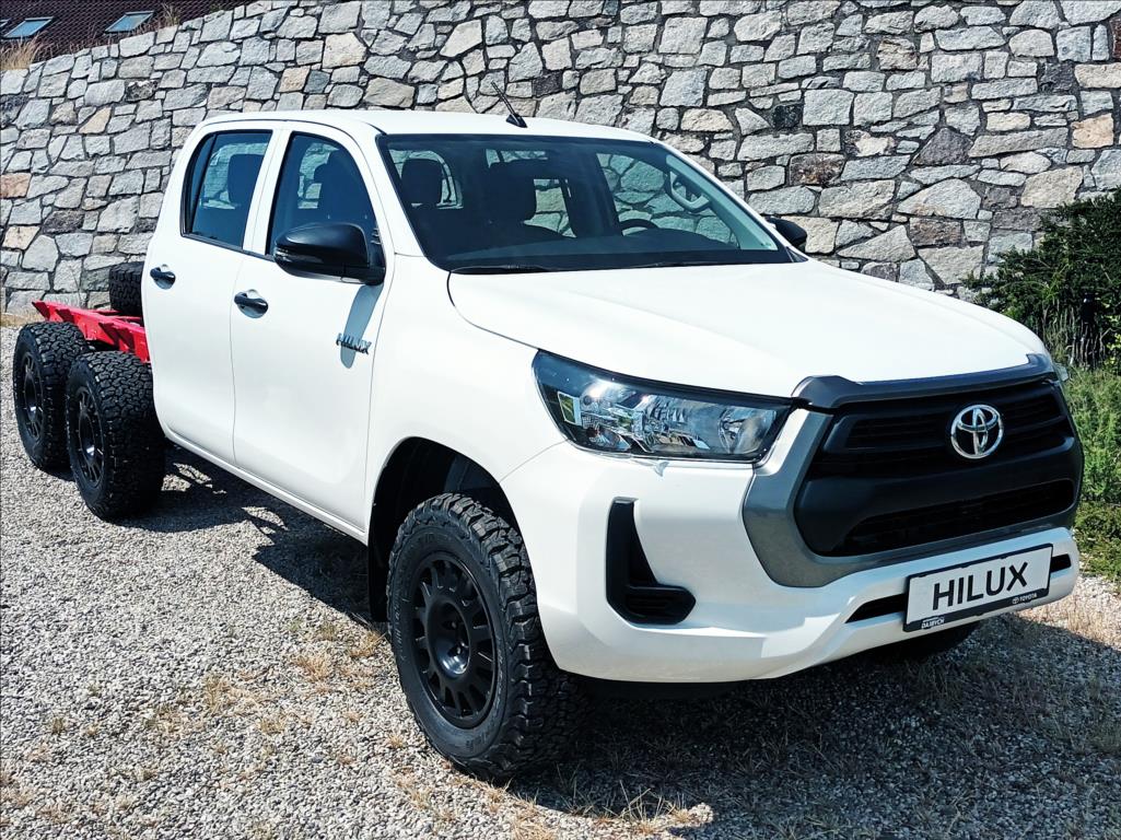 Toyota Hilux 6x6  2,4D-4D 6MT Live 6x6