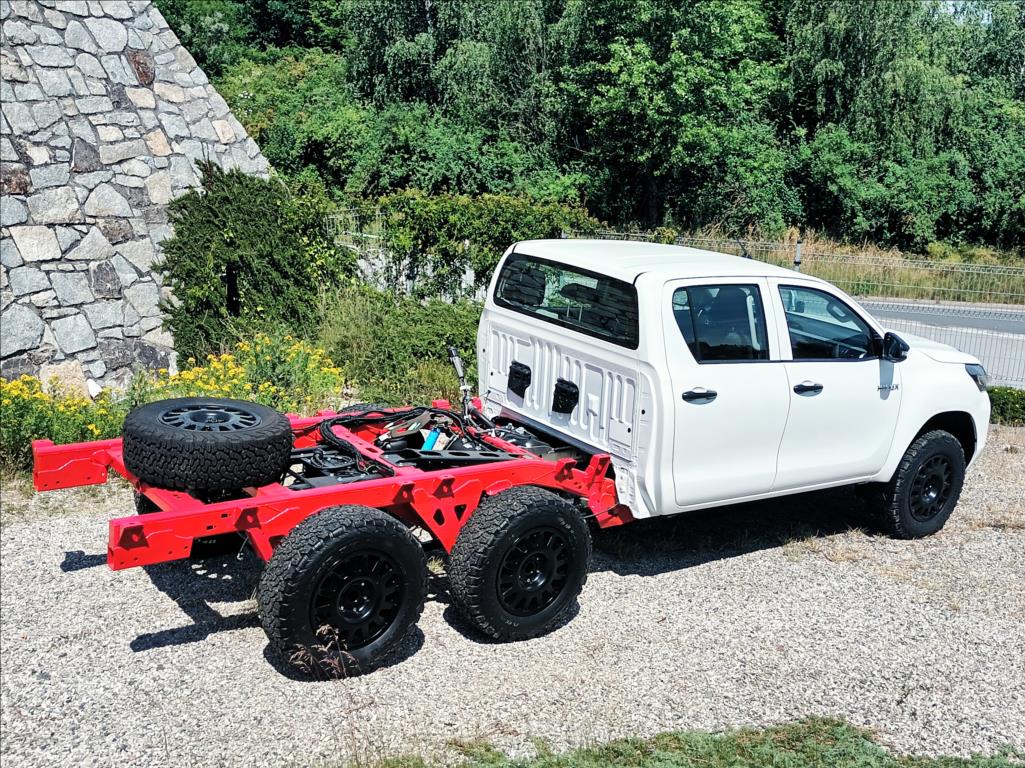 toyota-hilux-6x6-2-4d-4d-6mt-live-6x6 - 6