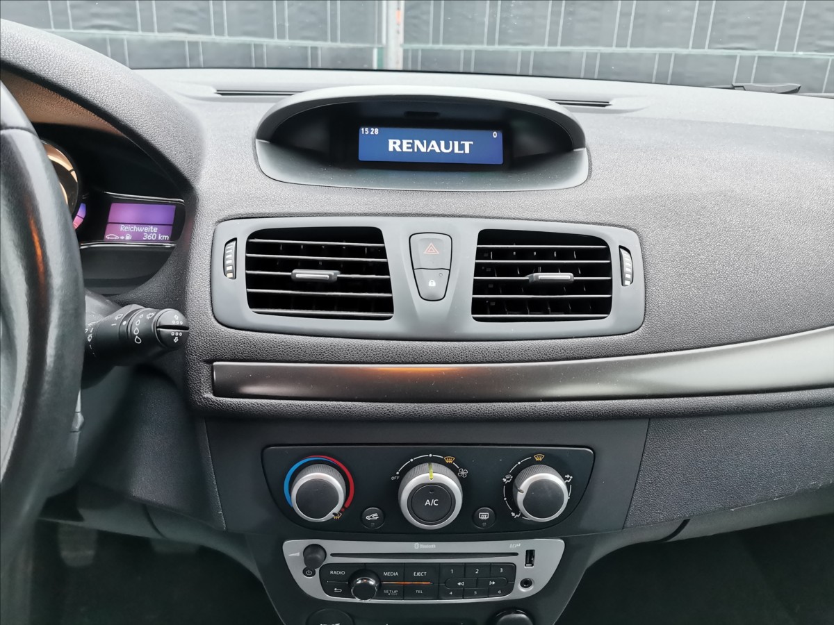 renault-megane-1-5-dci-grandtour - 7