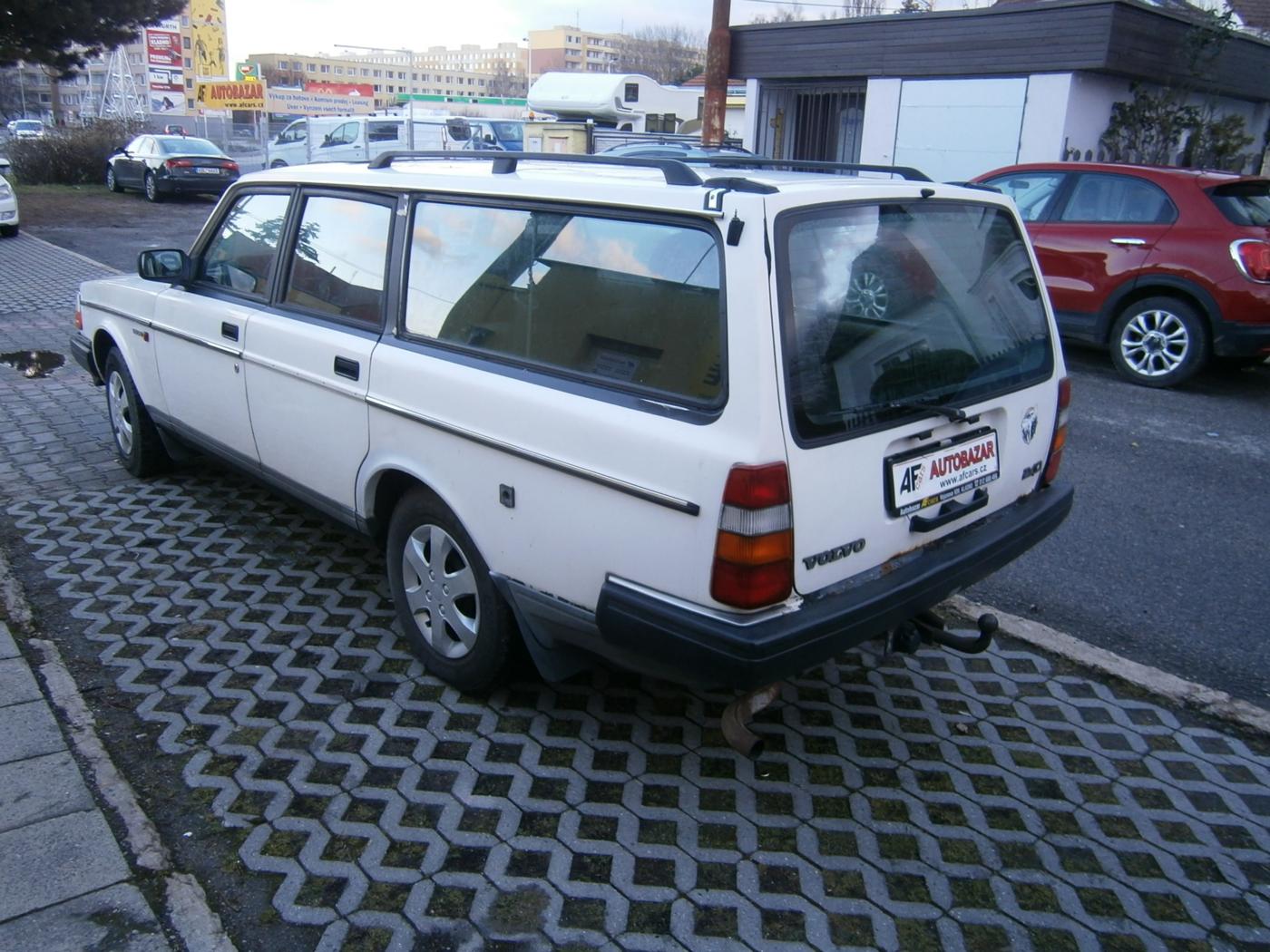 volvo-240-2-3-85kw-na-renovaci - 3