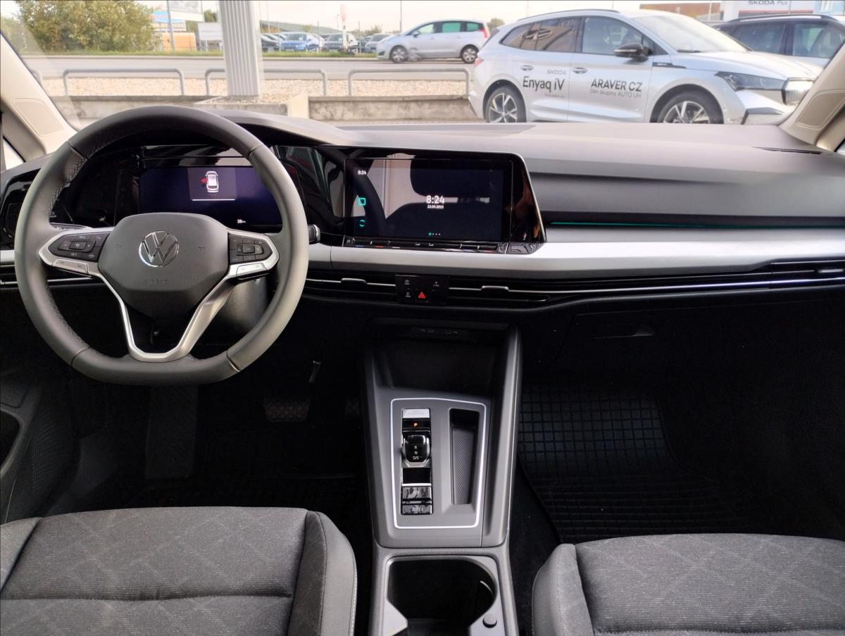 volkswagen-golf-variant-1-5-etsi-7dsg-mhev-life - 8