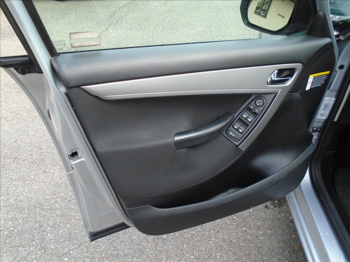 citroen-c4-picasso-1-6-1-6hdi-automat-serviska - 9
