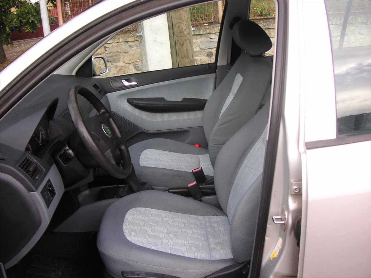 skoda-fabia-1-4-16v-comfort-combi - 6