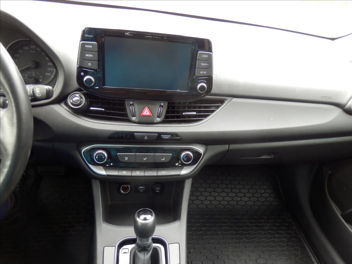 hyundai-i30-1-5-t-gdi-hyb-family-smart-kom - 5