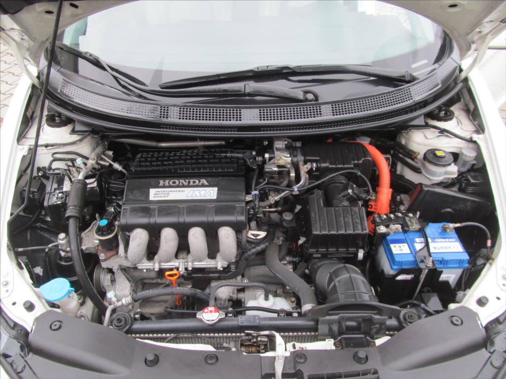 honda-cr-z-1-5-gt-plus-1-majitel-top - 9