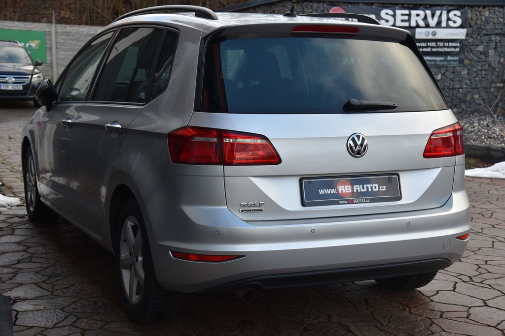 volkswagen-golf-sportsvan-1-6-tdi-81kw-lounge - 7