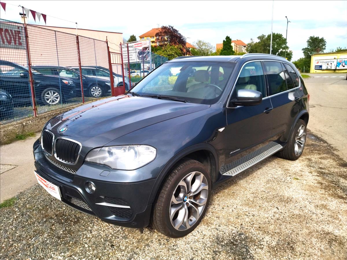 BMW X5 3,0 xDrive30d Top stav