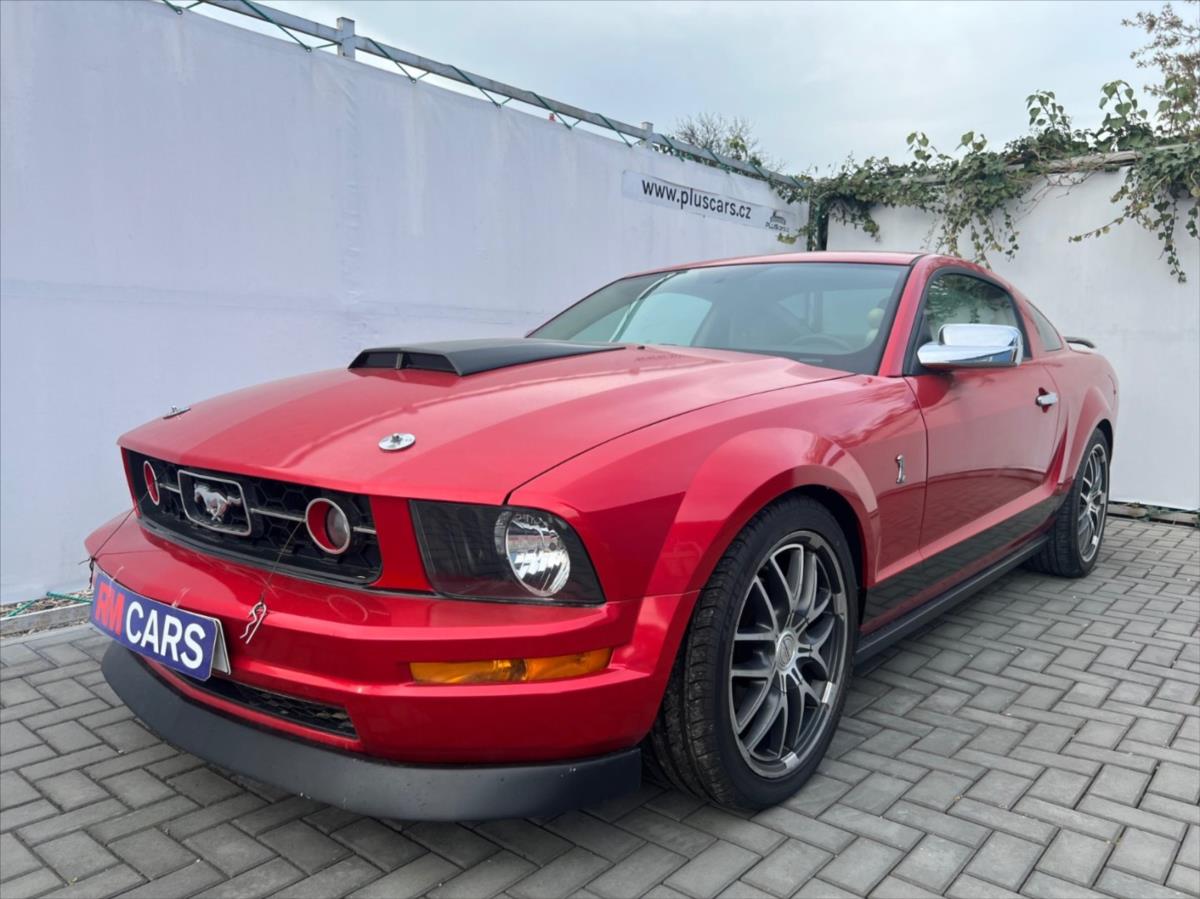 Ford Mustang 4,0 151 kW *V ceně nová STK*