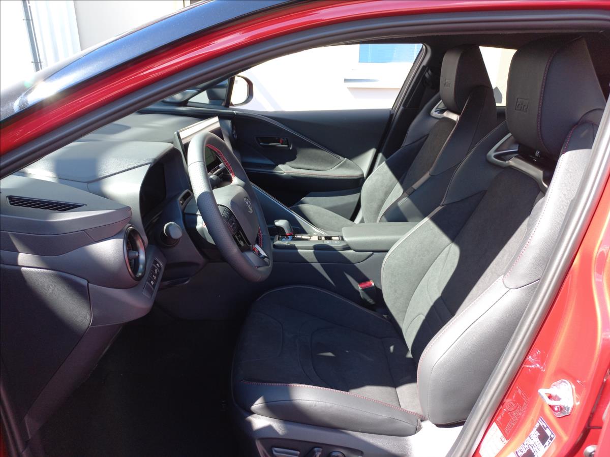 toyota-c-hr-2-0-plug-in-hybrid-e-cvt-223k-gr-sport-premiere-edition - 9