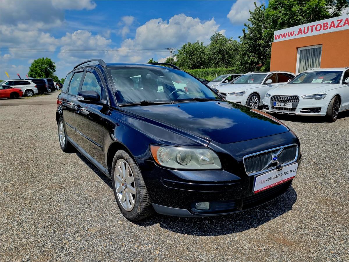 Volvo V50 1,6 D Momentum,po servisu