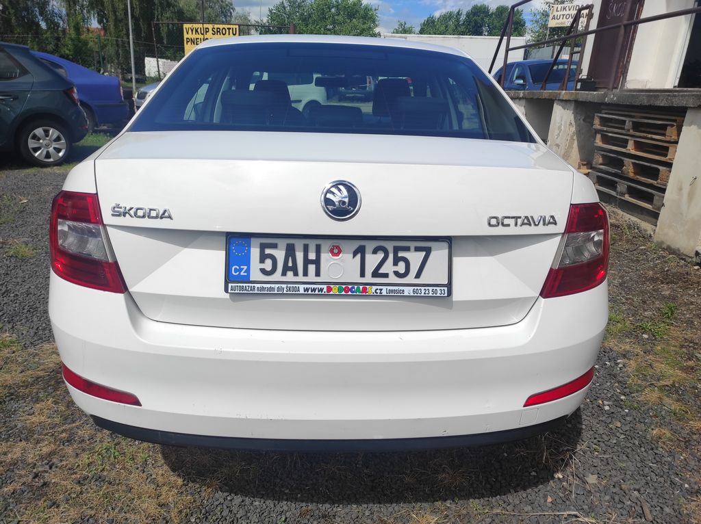 skoda-octavia-1-6-tdi-66kw-active - 3