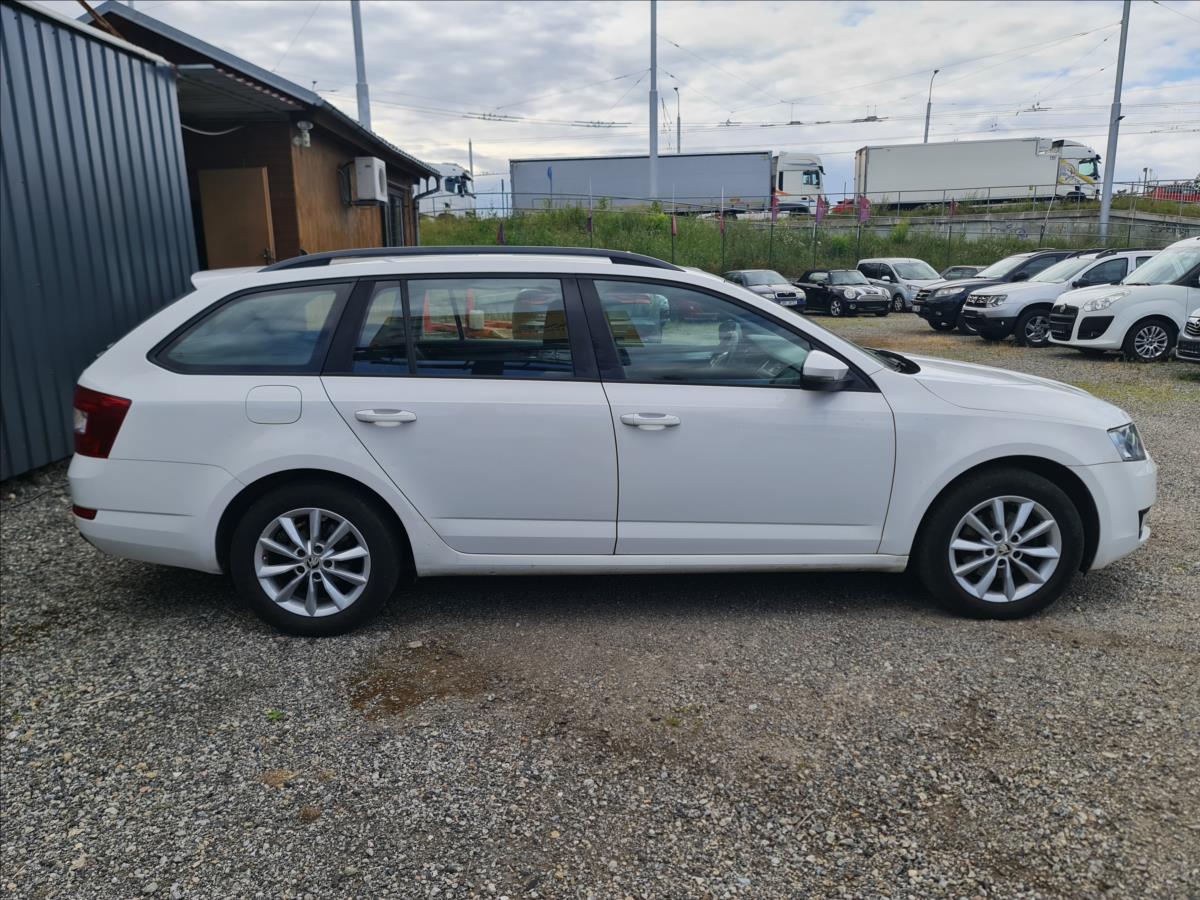 skoda-octavia-1-6-tdi-cr-ambition-combi - 3