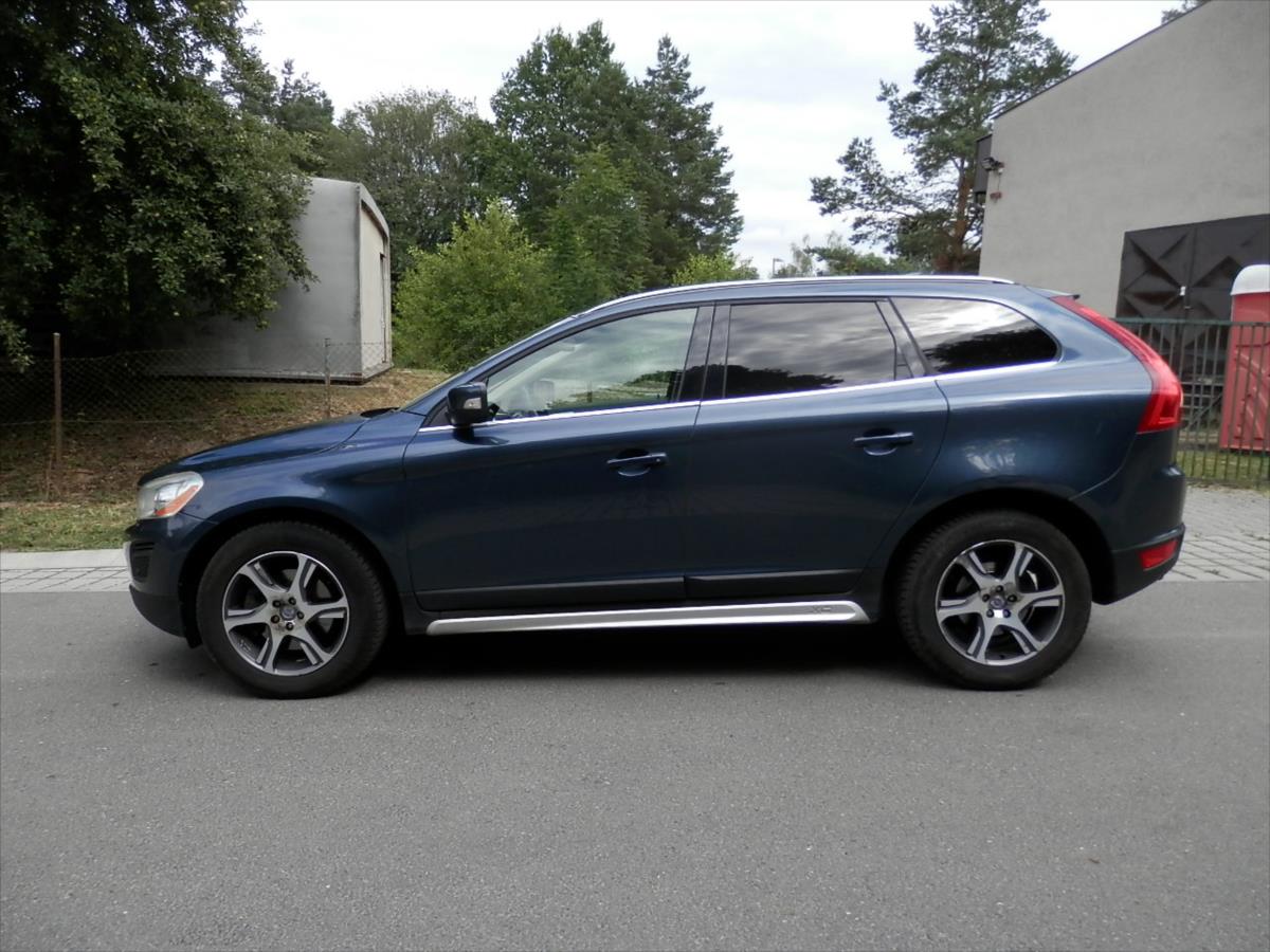 volvo-xc60-2-4-d5-awd-summum-panorama-kuze-dph - 5