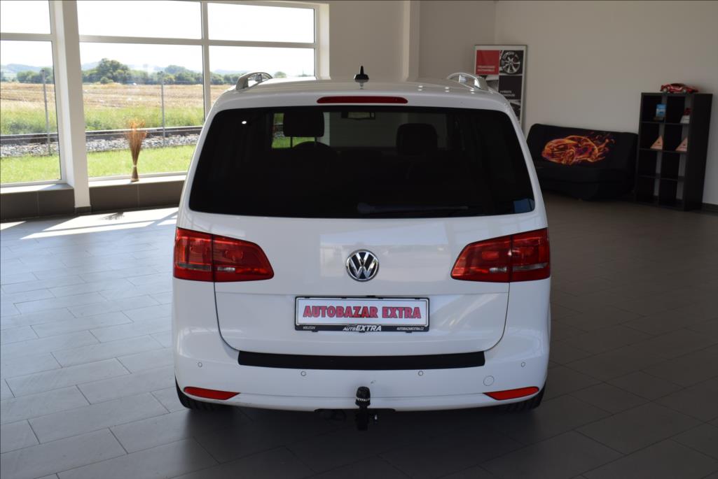 volkswagen-touran-2-0-tdi-highline-dsg-navigace - 5