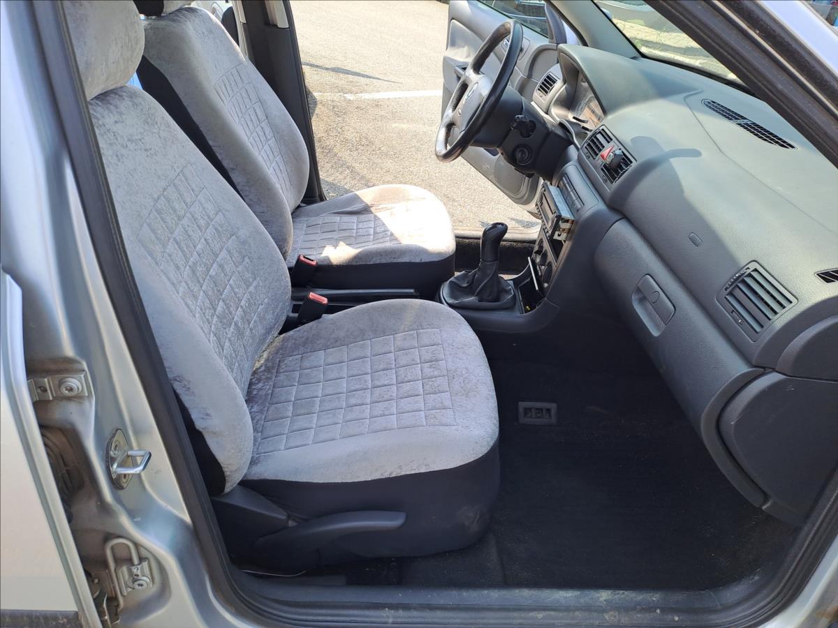 skoda-octavia-1-6-mpi-tour - 7