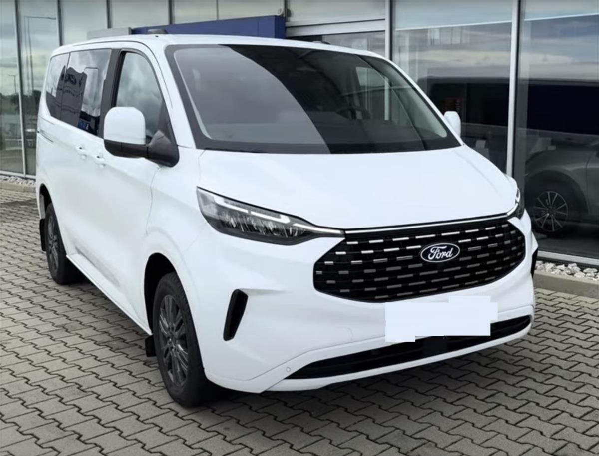 Ford Tourneo Custom 2,0 AWD L1 atm  Titanium