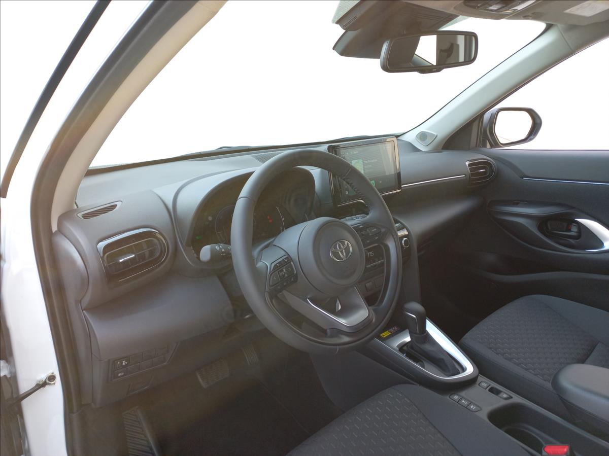 toyota-yaris-cross-1-5-hybrid-e-cvt-116k-comfort - 8