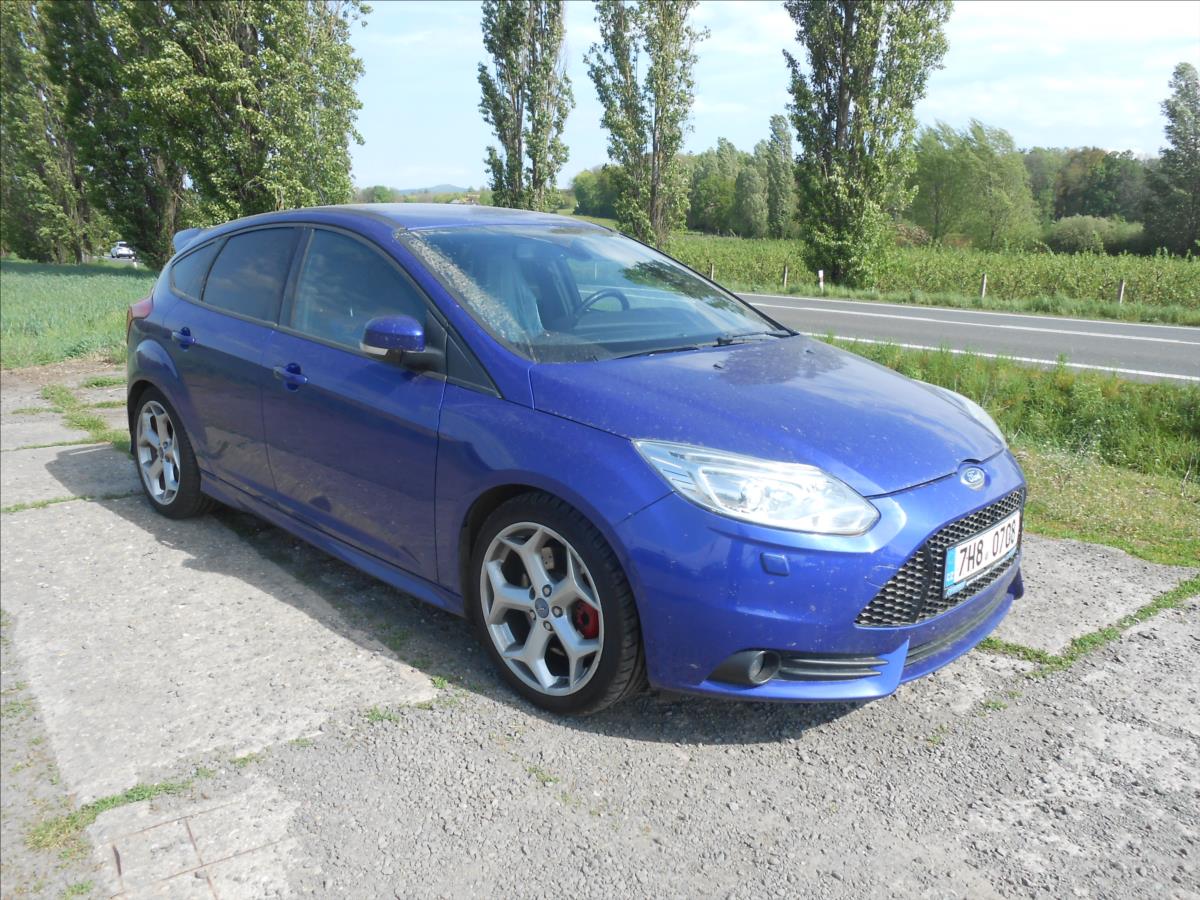 ford-focus-2-0-st-184-kw-serviska - 2