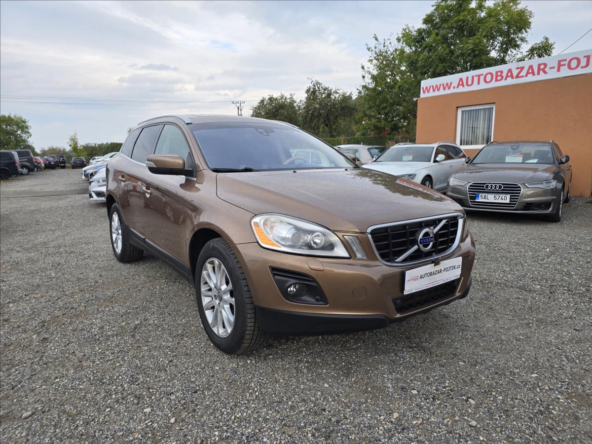 Volvo XC60 2,4 D5 151KW Summum AWD,2 sady kol