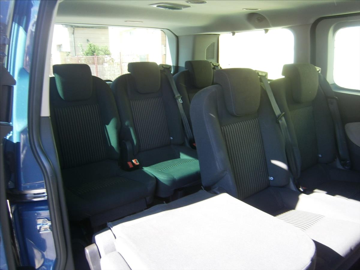 ford-tourneo-custom-2-2-tdci-titanium - 9