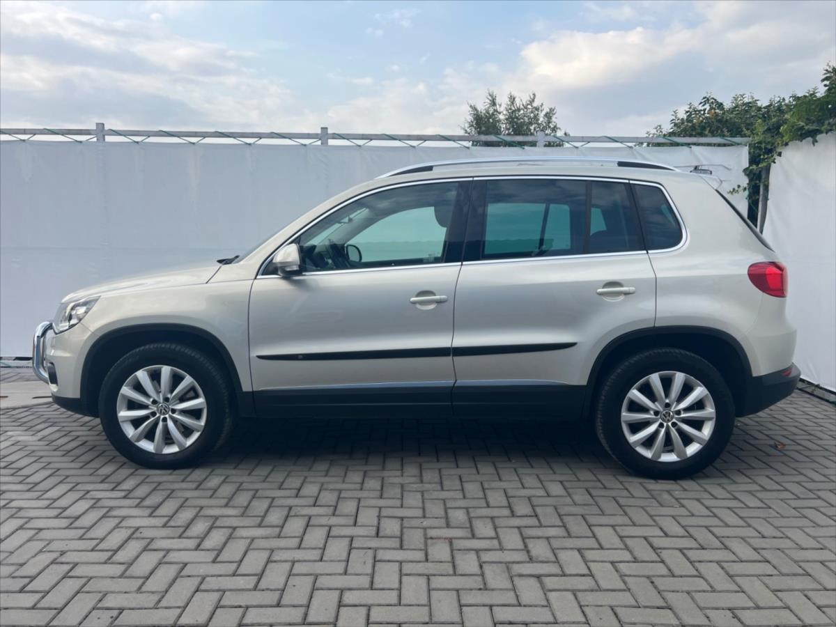 volkswagen-tiguan-2-0-103kw-dsg-4x4-cr-1-maj - 4