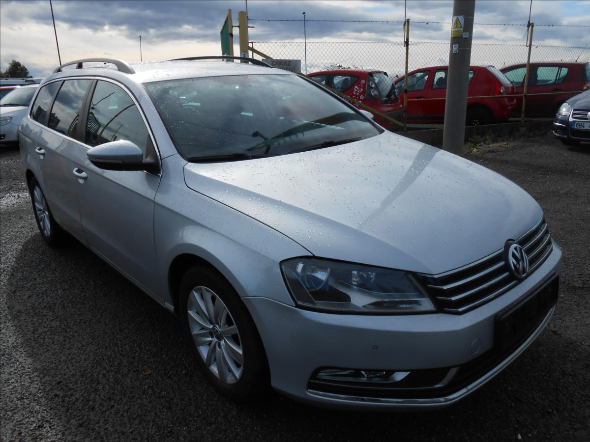 volkswagen-passat-1-6-tdi-77-kw-serviska - 1