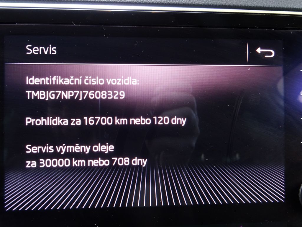 skoda-superb-1-6tdi-dsg-dph-adaptiv - 9