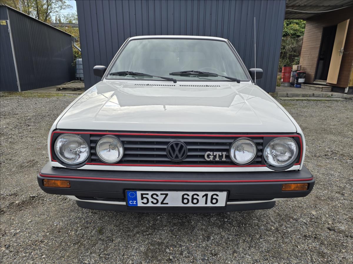 volkswagen-golf-1-8-gti-81kw-top-stav - 1