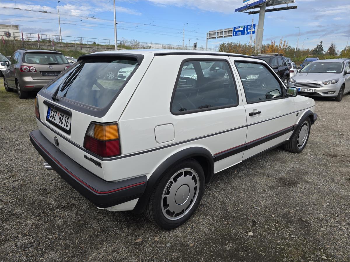 volkswagen-golf-1-8-gti-81kw-top-stav - 4