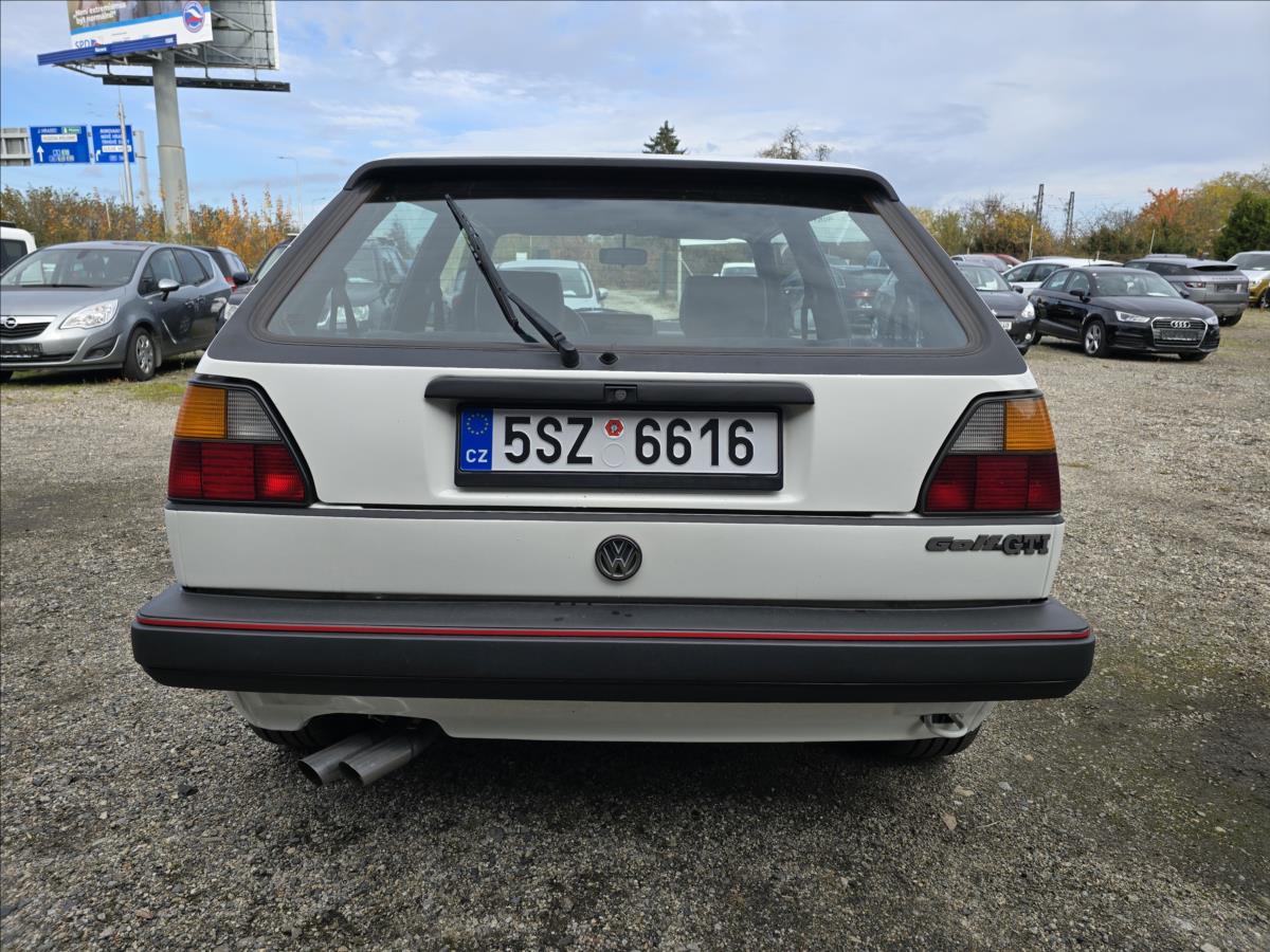 volkswagen-golf-1-8-gti-81kw-top-stav - 5