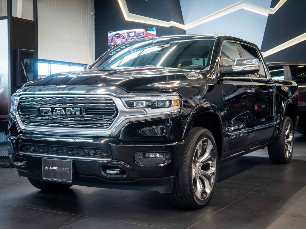 Dodge RAM 5.7 V8 Limited Vzduch