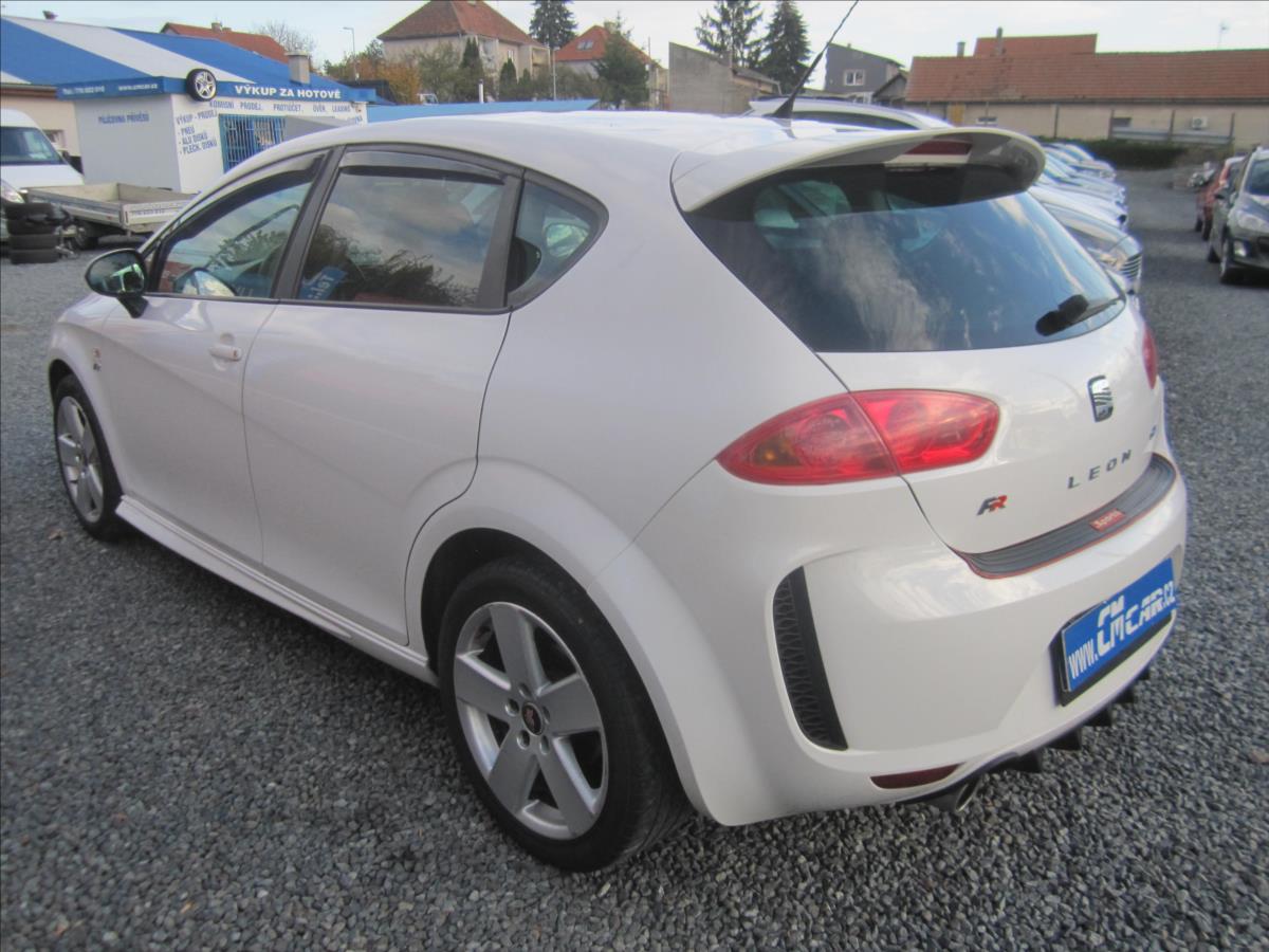 seat-leon-1-6tdi-reference-aut-klima - 3