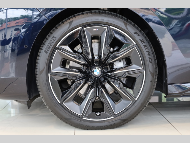 bmw-rada-7-740d-xdrive - 6