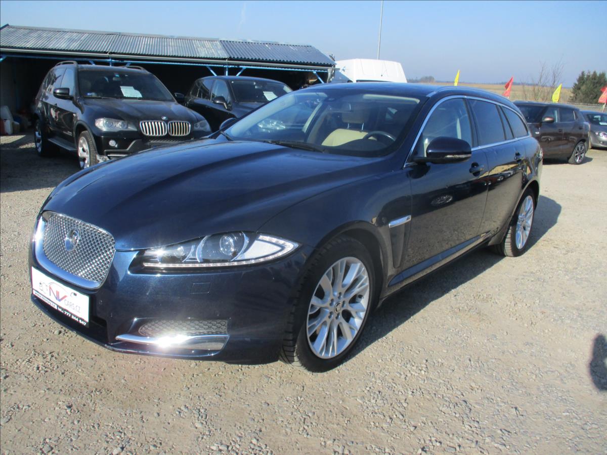 Jaguar XF 2,2 d Sportbrake 147kw bez koroze, KROUPY !!