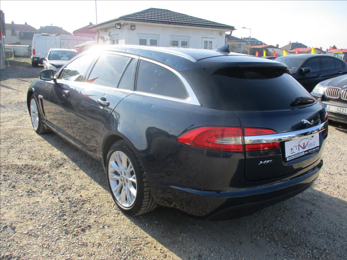 jaguar-xf-2-2-d-sportbrake-147kw-bez-koroze-kroupy - 2