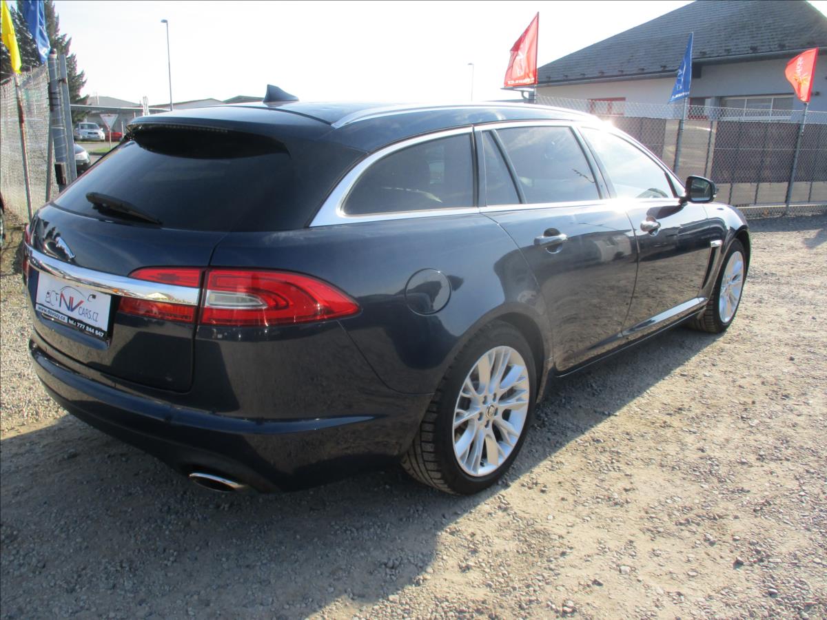 jaguar-xf-2-2-d-sportbrake-147kw-bez-koroze-kroupy - 3