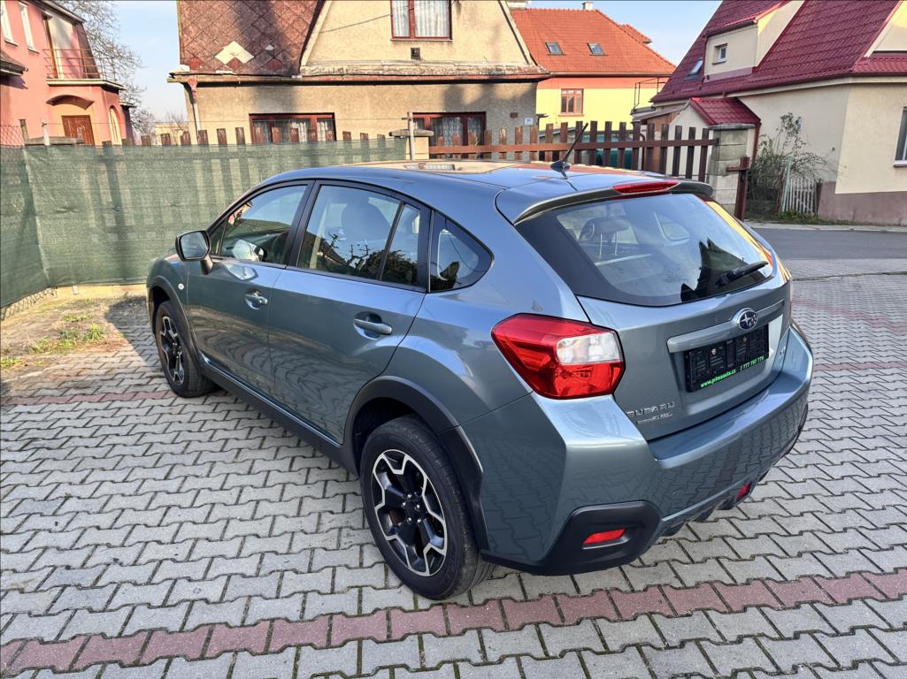 subaru-xv-2-0-i-4x4-1-majitel - 6