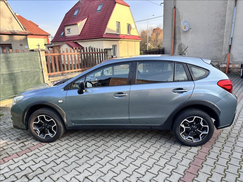 subaru-xv-2-0-i-4x4-1-majitel - 7