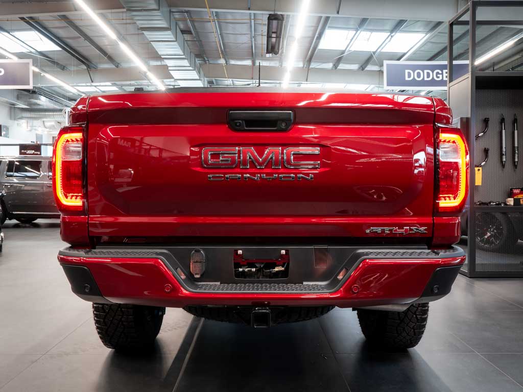 gmc-canyon-2-7-at4x-3-lift-4wd-head-up - 4