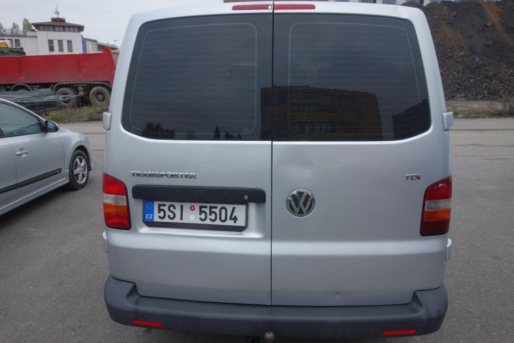 volkswagen-transporter-1-9tdi-75kw-9-mist-pekny - 6