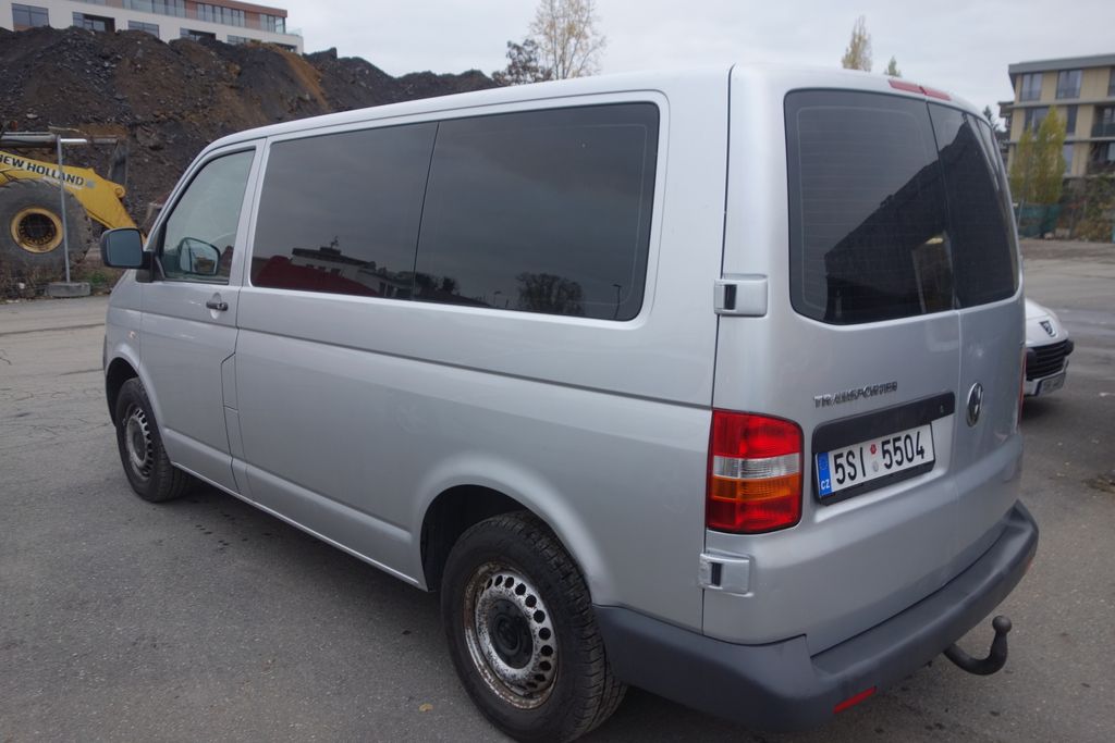 volkswagen-transporter-1-9tdi-75kw-9-mist-pekny - 7