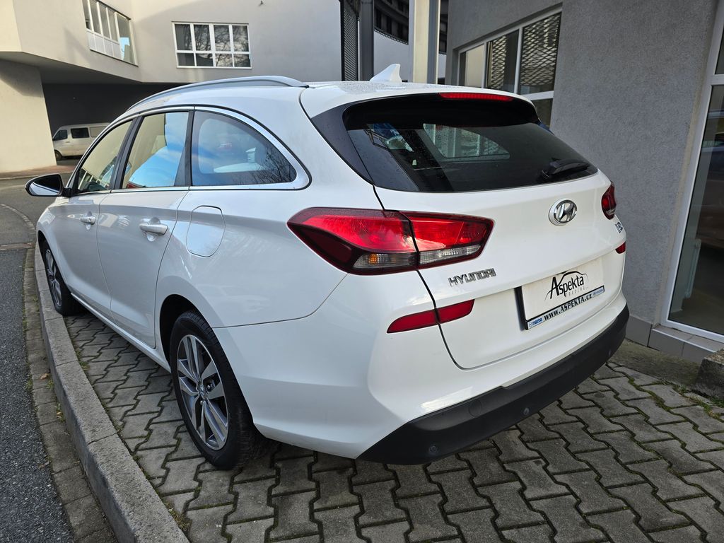 hyundai-i30-1-6crdi-style-cr-serv-k-dph - 2