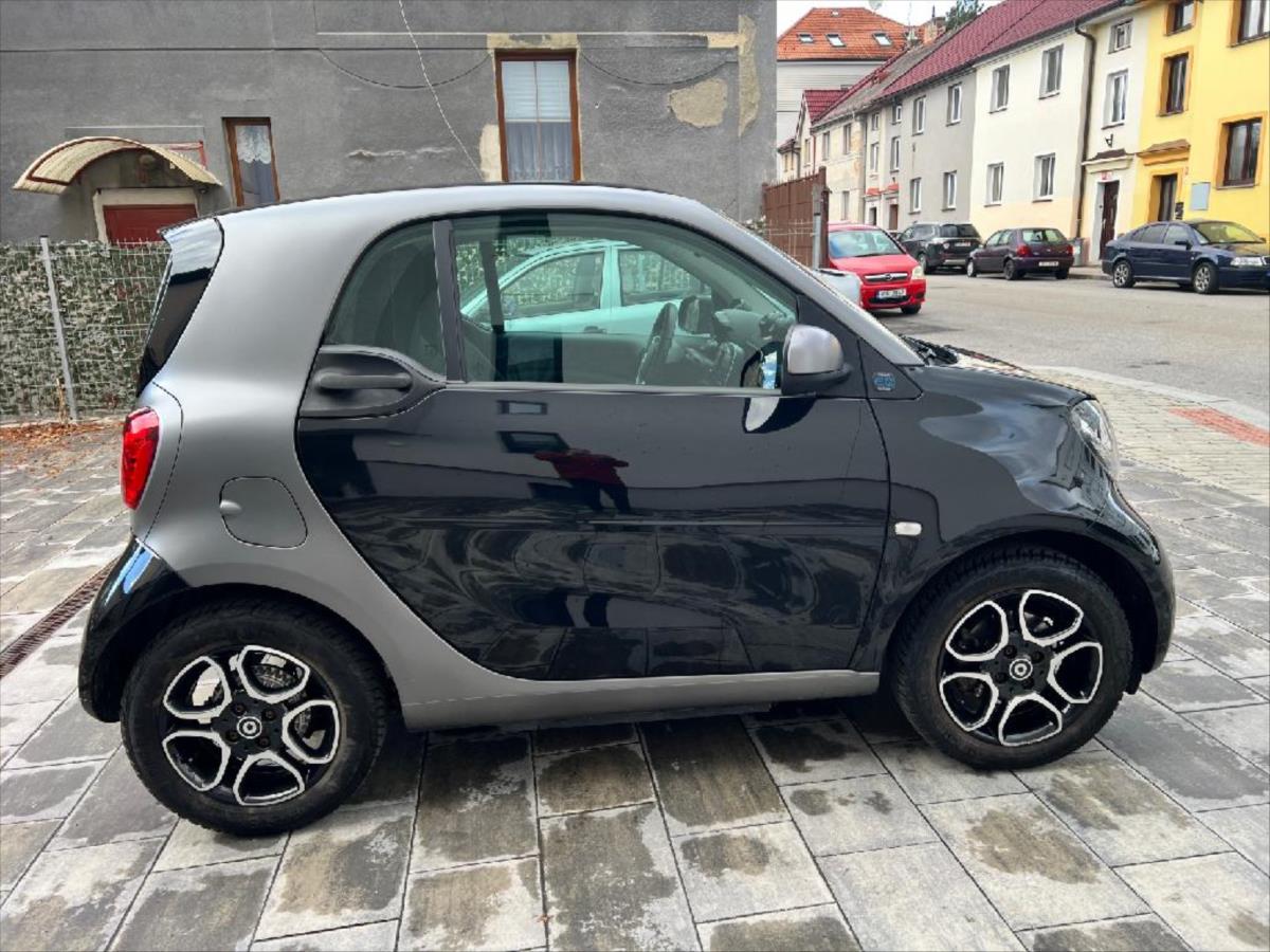 smart-fortwo-0-0-eq-60kw-kupe - 9