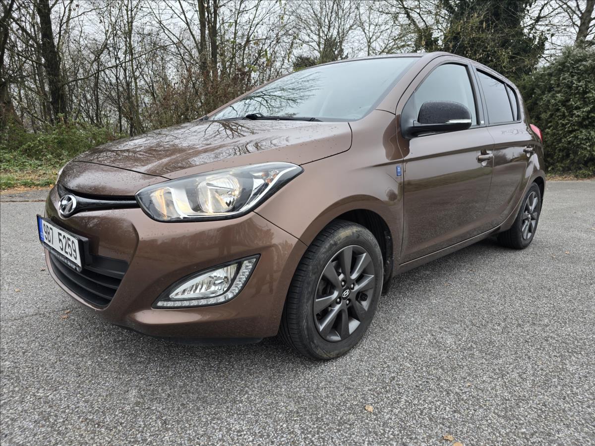 hyundai-i20-1-2-i-63kw-family-space - 2