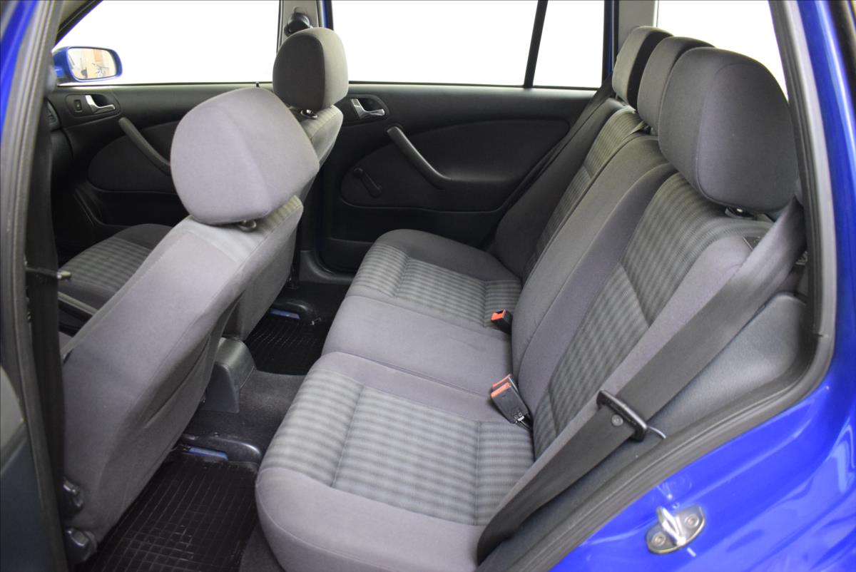 skoda-octavia-1-6-mpi-tour-po-servisu-super-stav - 9