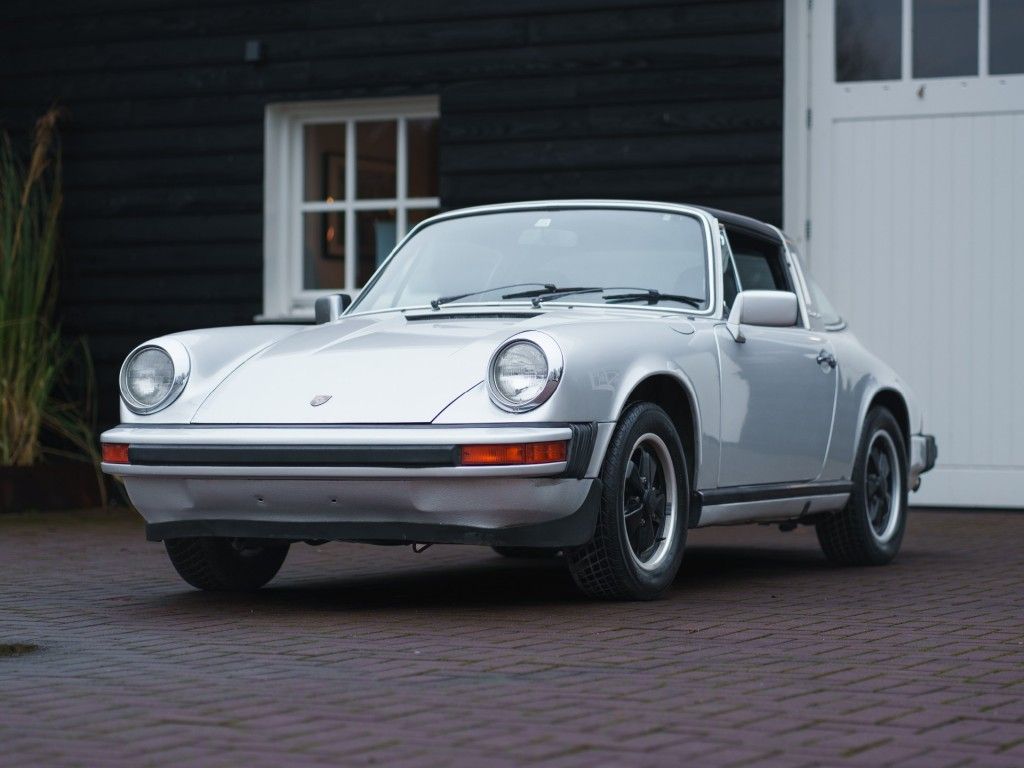 Porsche 911  Targa