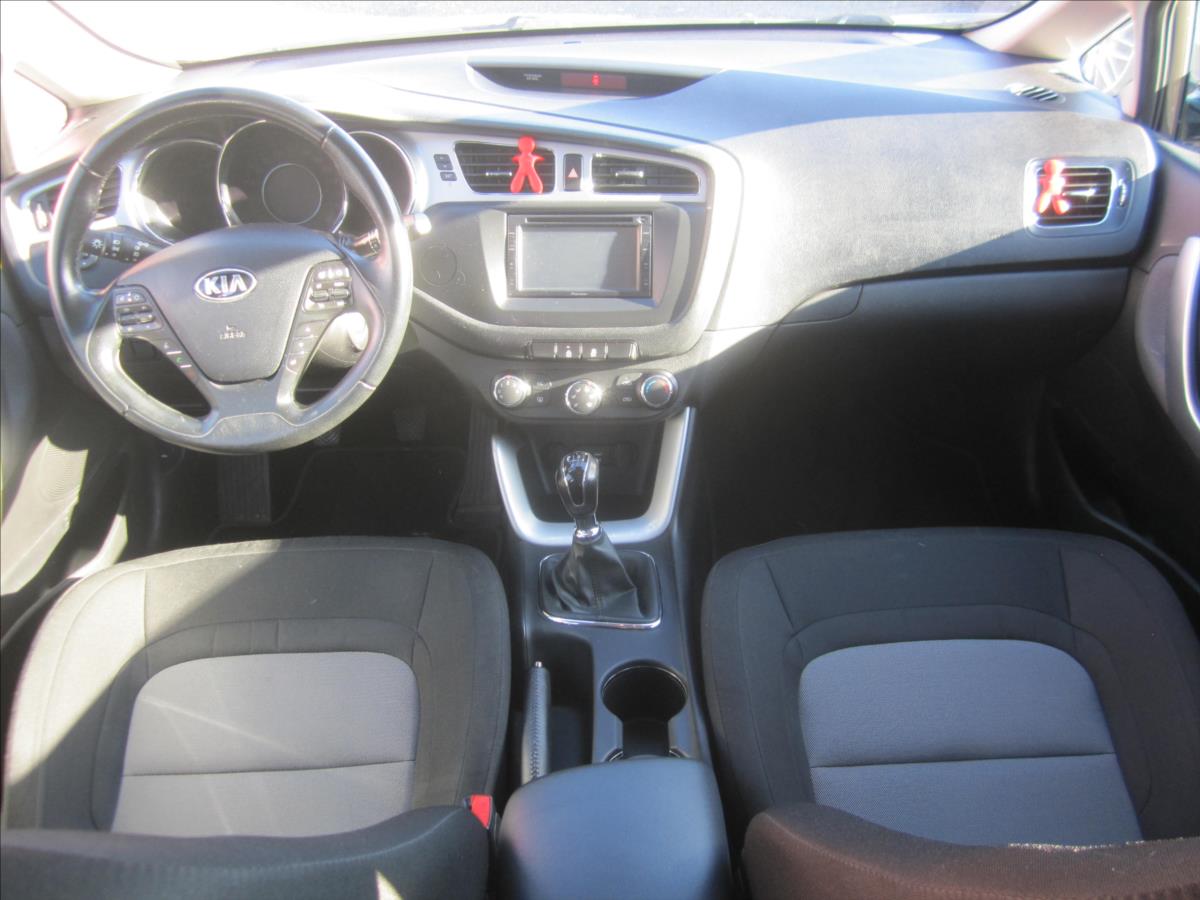 kia-ceed-sw-1-6gdi-klima - 8