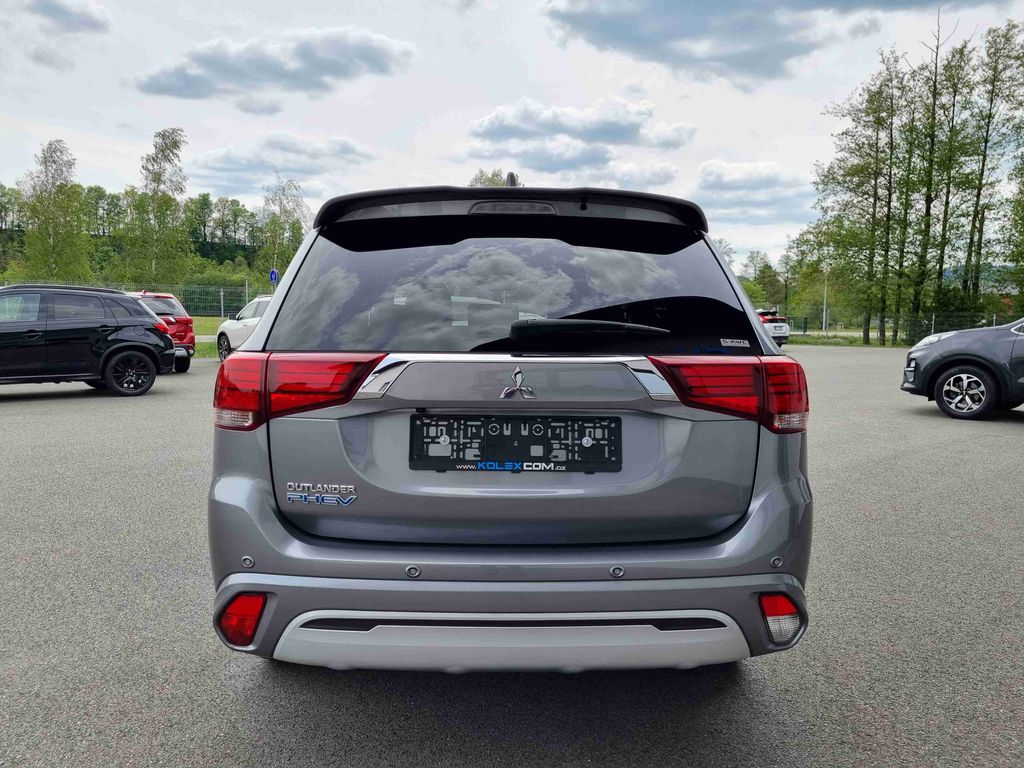 mitsubishi-outlander-2-4-phev-4x4 - 3