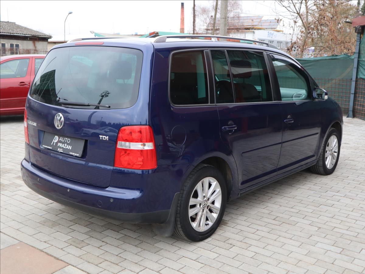 volkswagen-touran-1-9-tdi-highline-bls-2006 - 5