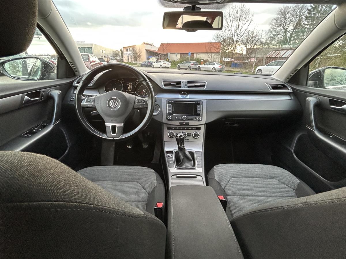 volkswagen-passat-2-0-tdi-103kw-navi-alu-comfort - 8